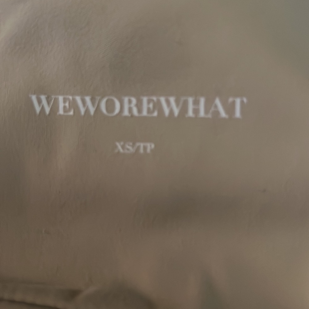 WEWOREWHAT Hourglass Colorblock Workout Set - Picture 11 of 12